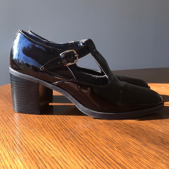 Amanda Smith Patent Leather T-Strap Heels - Picture 3 of 6